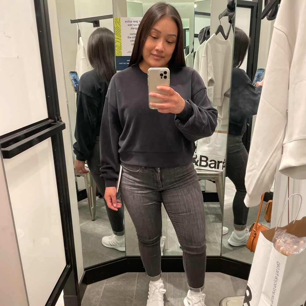 Meet the Posher, Noemi.